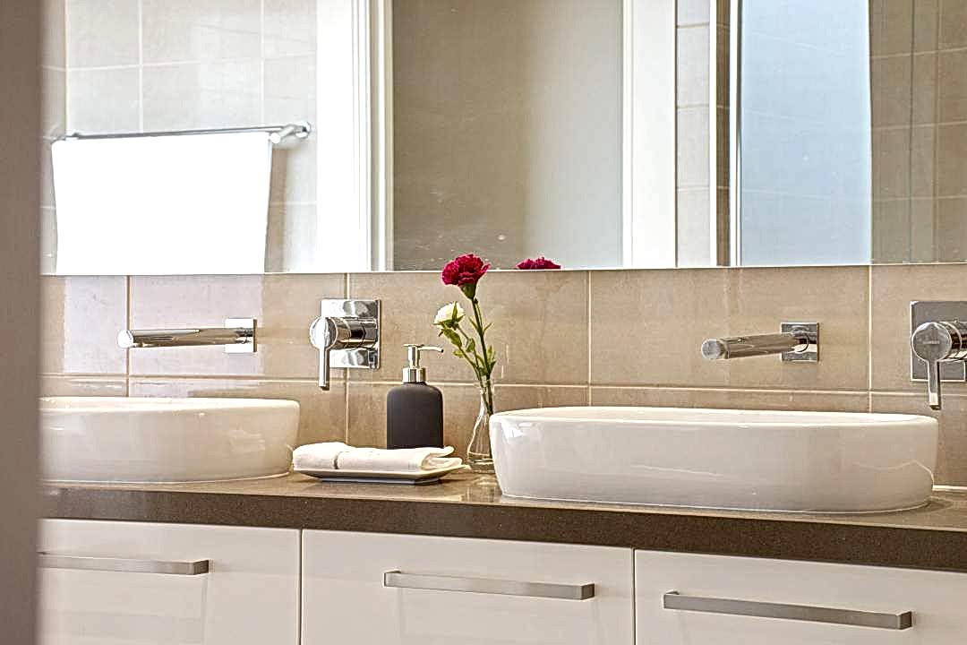 home-staging-bathroom-adelaide-home-edition.jpg